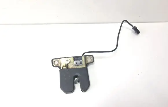 Audi A8 S8 D2 4D Tailgate/trunk/boot lock/catch/latch 827505 893971632