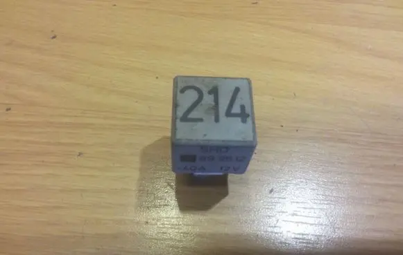 Audi A6 S6 C4 4A Other relay 443951253K 899512