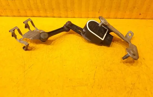 Mercedes-Benz E W238 Headlight/headlamp level sensor A0009053704