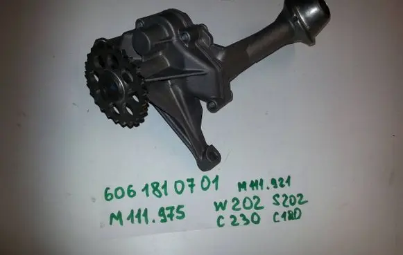 Mercedes-Benz C W202 Oil pump A6061810701 6061810701 A6011810220