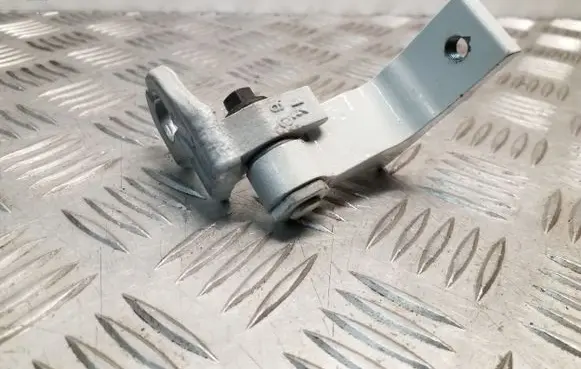 Volvo V40 Rear door lower hinge