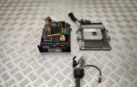 Citroen C3 Picasso Engine ECU kit and lock set 9818160080 9806671980 9663123280