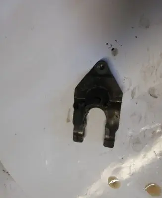 Nissan X-Trail T30 Fuel Injector clamp holder NOCODE