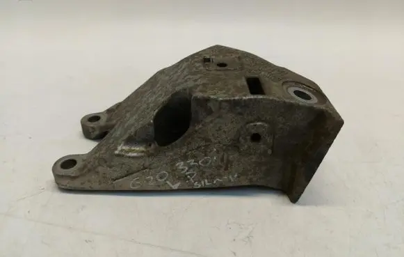 BMW 1 F20 F21 Engine mount bracket 185747