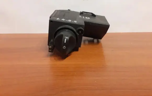 Mercedes-Benz E W210 Light switch 2105451504 5541