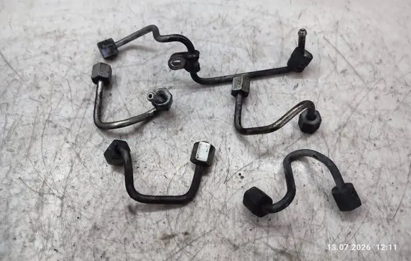 Volkswagen Touran II Fuel line pipe