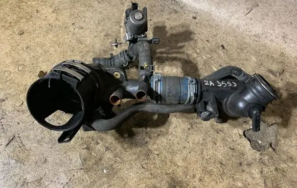 Mercedes-Benz C W204 Coolant heater control valve A65120000