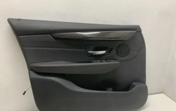 BMW 2 F46 Front door card panel trim 1609985 357914