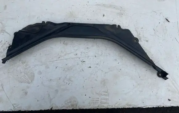 BMW 1 F20 F21 Other engine bay part 15677210 7270086 7241823