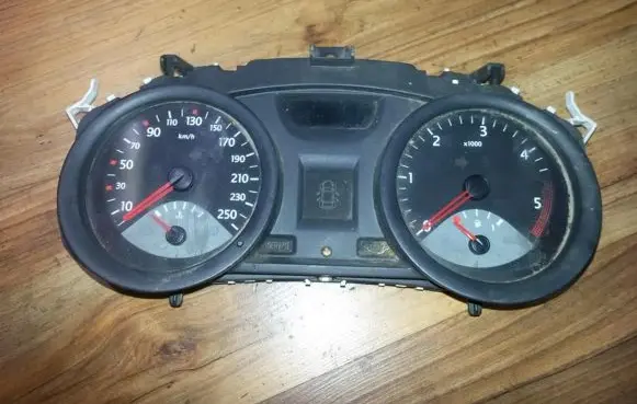 Renault Megane II Speedometer (instrument cluster) 8200399693a