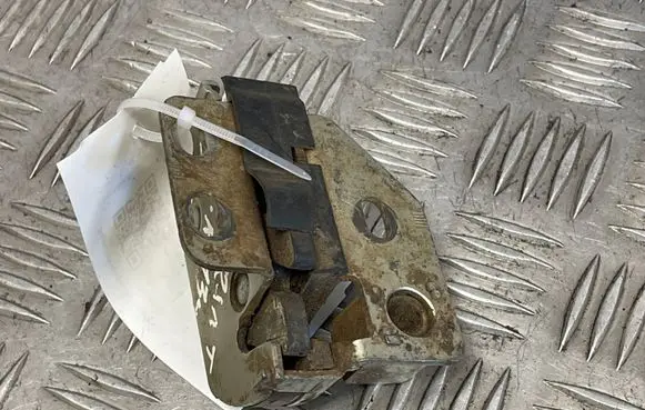 Loading door lock
