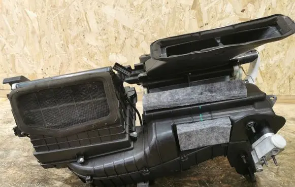 Interior heater climate box assembly
