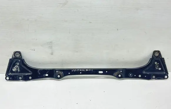 Volvo XC60 Bottom radiator support slam panel 32277168 20W47