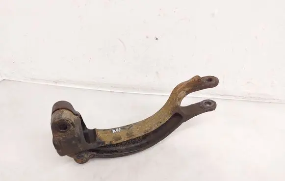 Audi A8 S8 D4 4H Lower shock absorber bracket 8R0413B