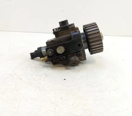 Iveco Daily 4th gen Fuel injection high pressure pump 04455010137 3242704