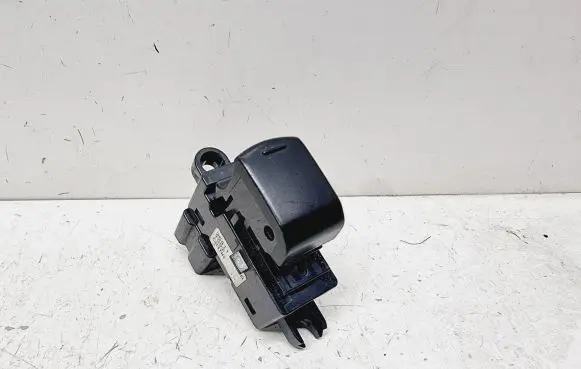Nissan X-Trail T31 Electric window control switch 25411JG05A