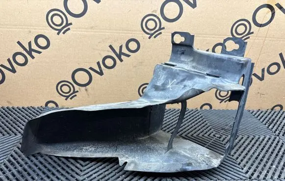 Audi A8 S8 D4 4H Intercooler air channel guide 4H0117335B