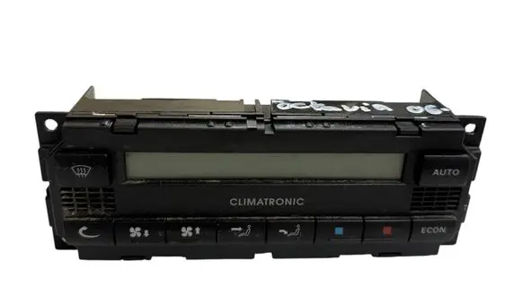 Skoda Octavia Mk2 (1Z) Climate control unit