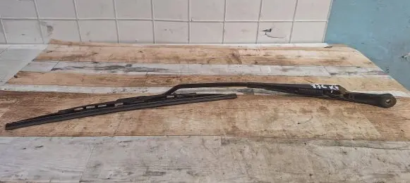 Volkswagen PASSAT B5 Front wiper blade arm 183139 AL231