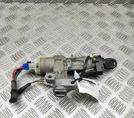 Hyundai Santa Fe Ignition lock 819102B200