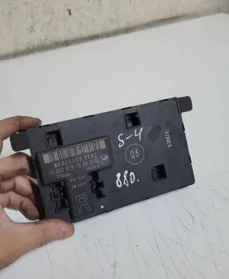 Mercedes-Benz C W203 Door control unit/module 2038201285 35132