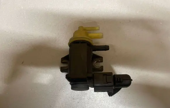 Skoda Octavia Mk3 (5E) Turbo solenoid valve 1K0906627B