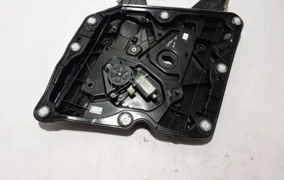 Skoda Octavia Mk4 Front window lifting mechanism without motor 5E3837656