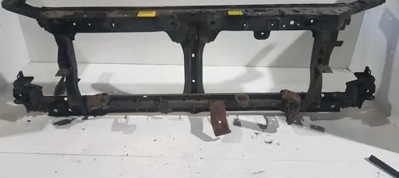 Nissan Navara Radiator support slam panel