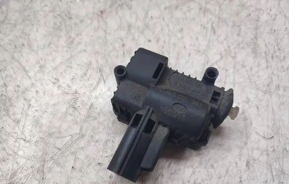 Jaguar XE Fuel tank cap lock 