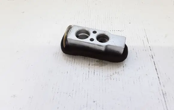Toyota Verso Air conditioning (A/C) expansion valve DT4475003070