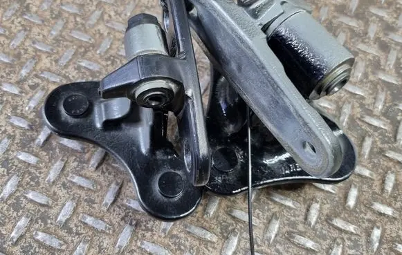 Front door hinge set