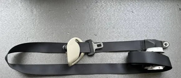 Rear seatbelt