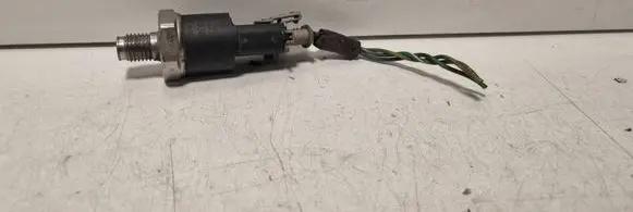 Volvo V70 Fuel main line pipe 8631588