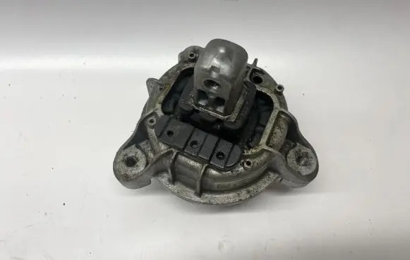 BMW 5 GT F07 Engine mount bracket 6777365 F036054323