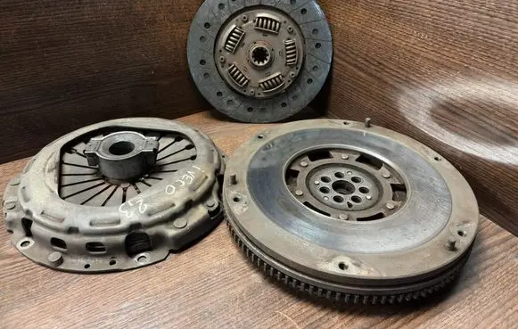 Iveco Daily 3rd gen Flywheel 504084401 2992027
