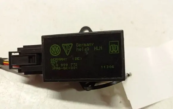Volkswagen Touran I Seat heating relay 7L0959772