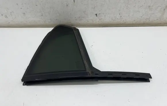 Jaguar I-Pace Rear vent window glass J9D325829AB