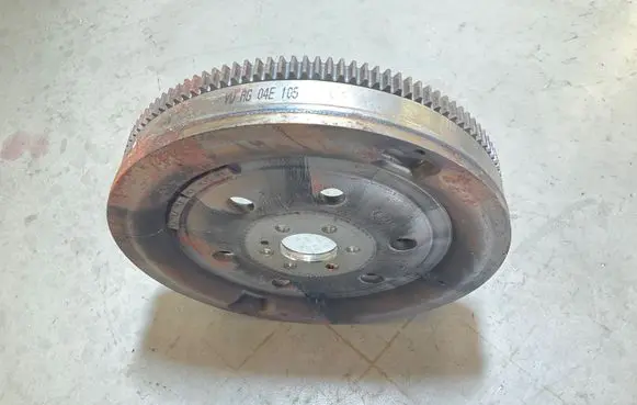 Volkswagen Golf VII Dual mass flywheel 04E105266K