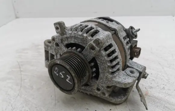 Toyota RAV 4 (XA40) Generator/alternator 2706026081