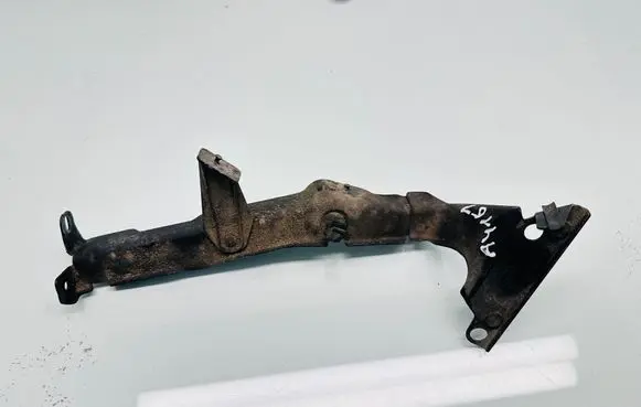 Audi A4 S4 B8 8K Fender mounting bracket 8K0821135P 8K0821135