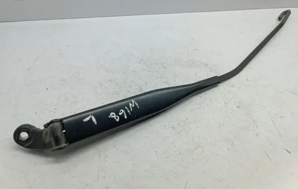 Front wiper blade arm