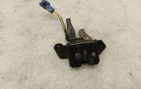 Toyota Yaris Tailgate/trunk/boot lock/catch/latch 