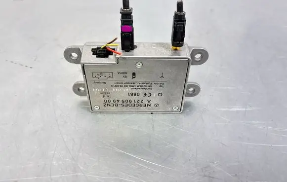 Mercedes-Benz S W221 Aerial antenna amplifier A2219054900
