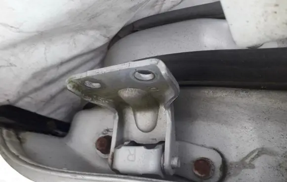 Mazda 626 Rear door lower hinge