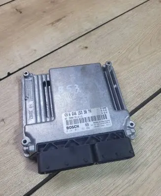 Mercedes-Benz E W211 Engine control unit/module A6461533079 1039S03614 0281011162