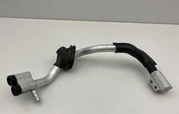 Audi A4 S4 B8 8K Air conditioning (A/C) pipe/hose 8K1260712K