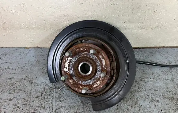 Jeep Grand Cherokee Rear wheel hub 04877113AC