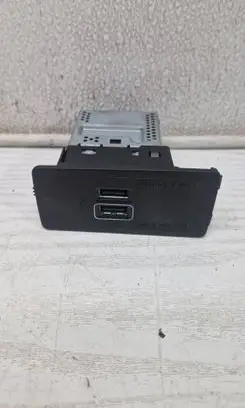 Volvo XC60 USB socket connector 10R053559