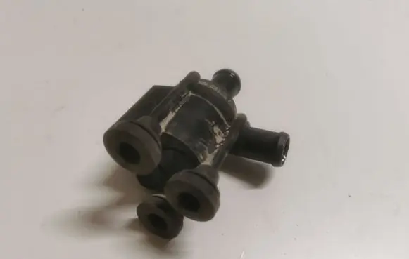 Audi Q7 4M Electric auxiliary coolant/water pump 06H121601M