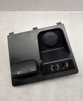 BMW X5M F85 USB socket connector 9252108 105067531C 10055913